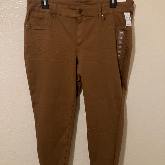 Maurices Brown jeggings 20w short - Picture 1 of 3